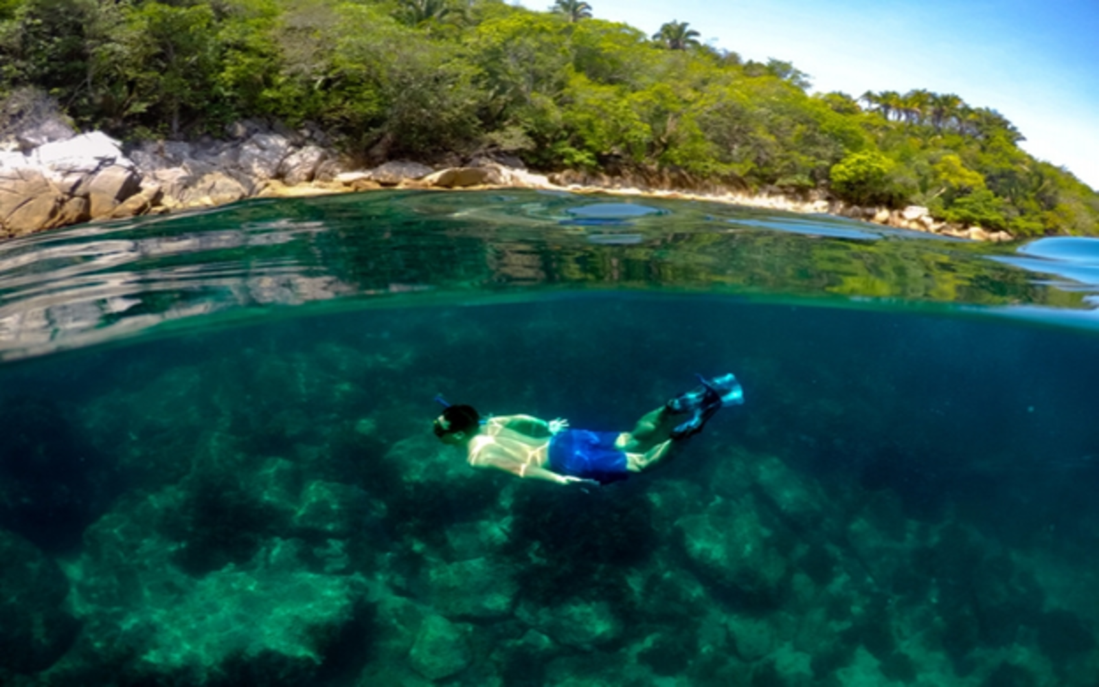 LUXURY YACHT AND SNORKEL TOUR